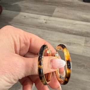 Tortoiseshell Hoop Earrings - Gold Accented Women’s Jewelry